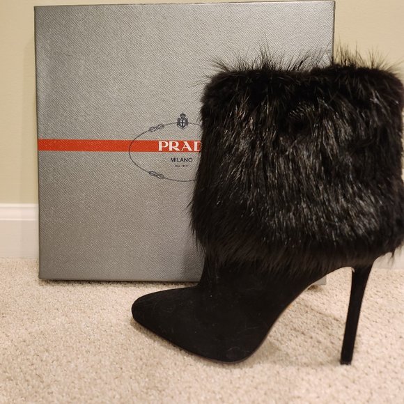 Prada suede & Rabbit fur boots - Picture 1 of 5